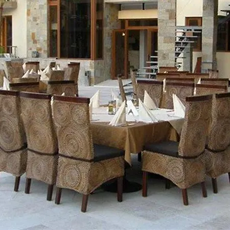 אתר נופש Laguna &