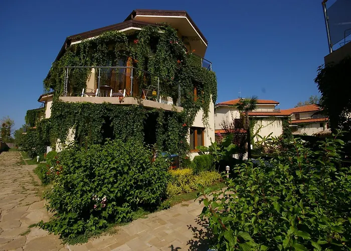 拉古娜岛海滩度假酒店及水疗中心 4* 索佐波尔