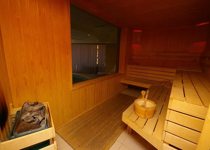 度假村 拉古娜岛海滩度假酒店及水疗中心 4*