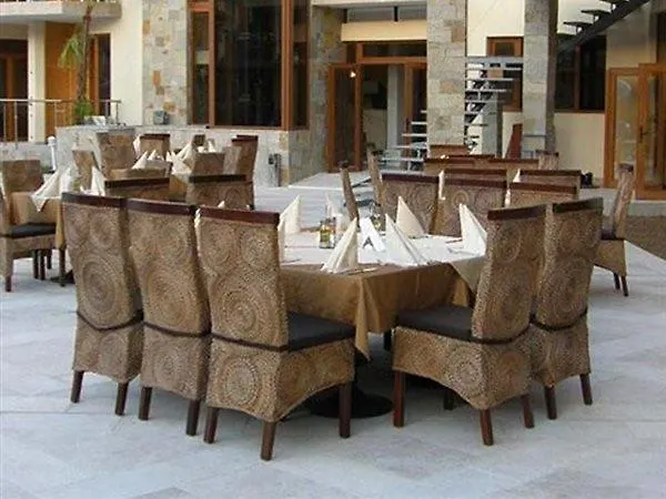 Resort Laguna &